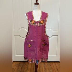 One of a Kind Traditional Oaxaca Apron  with pockets and flower Embroidery. M/L